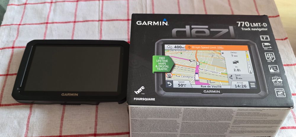 Навигация за камион Garmin Dezl 770 пълен комплект карти зацяла Европа