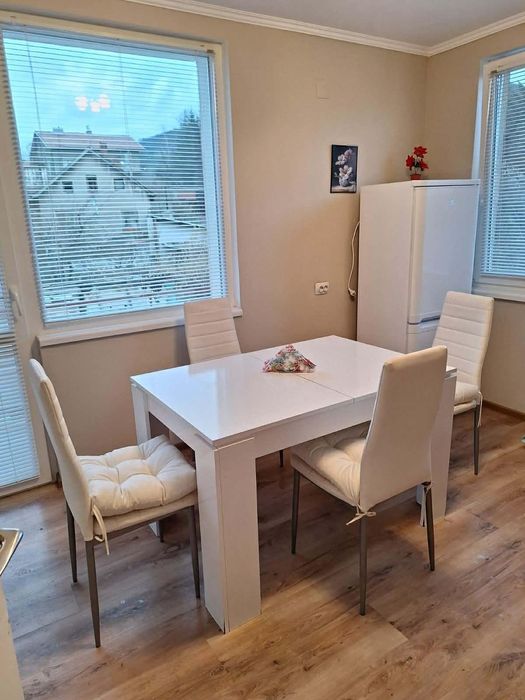 Етаж от къща, под наем, с. Железница