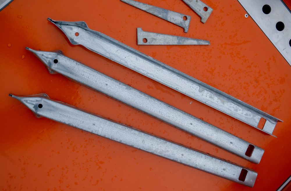 Vincluri stâlpi cravate pene blocatori fluturi farfale Panouri DOKA