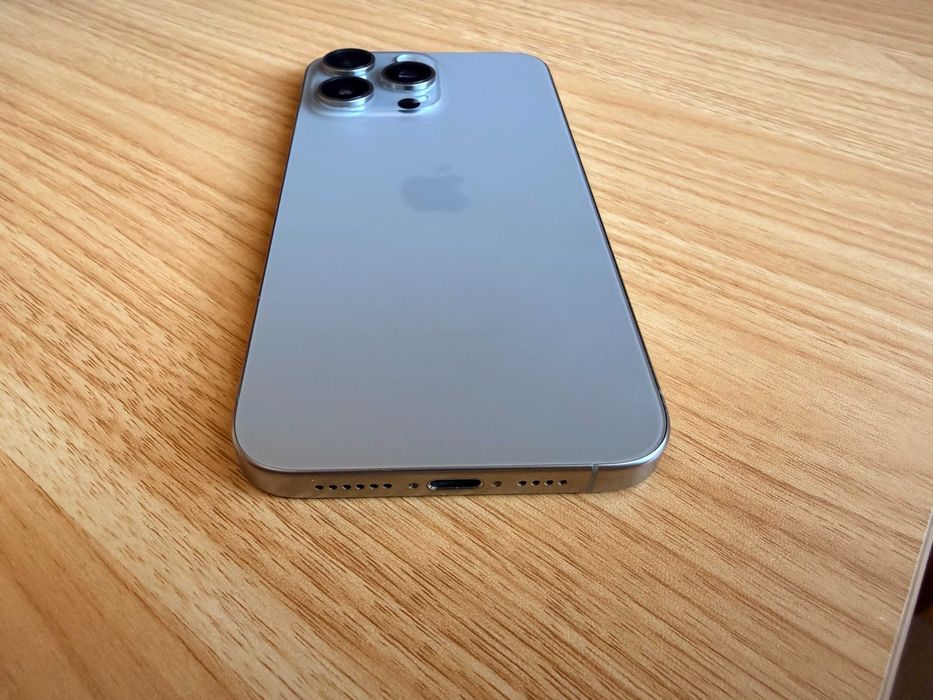 iPhone 15 Pro Max, 256GB, Natural Titanium - Перфектно състояние