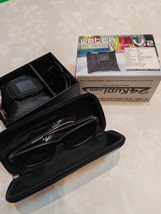 Ceas pentru copiat cu ochelari