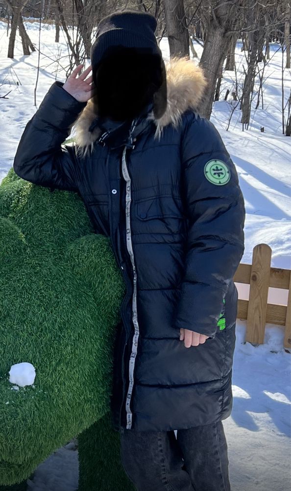 Зимний пуховик в подарок шапка