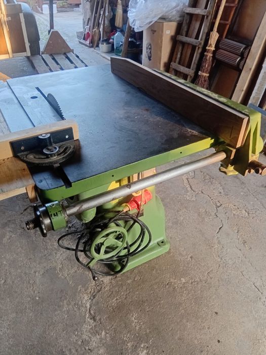 circular trifazic tîmplărie