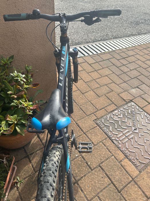 Bicicletă Kross băieți 6-10 ani,uzată dar funcțională.