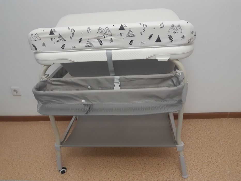 Продам пелегальный столик+складная ванночка за 45000 тг