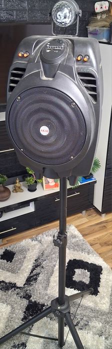 Boxa Akai cu stativ