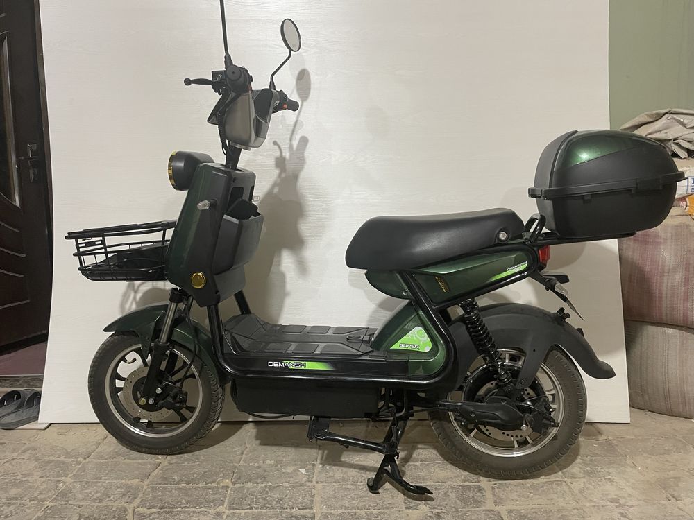 Skuter sotiladi 520000 kami bor