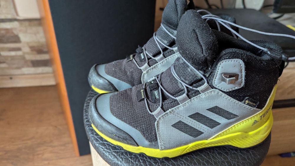 Детски обувки adidas 31.5