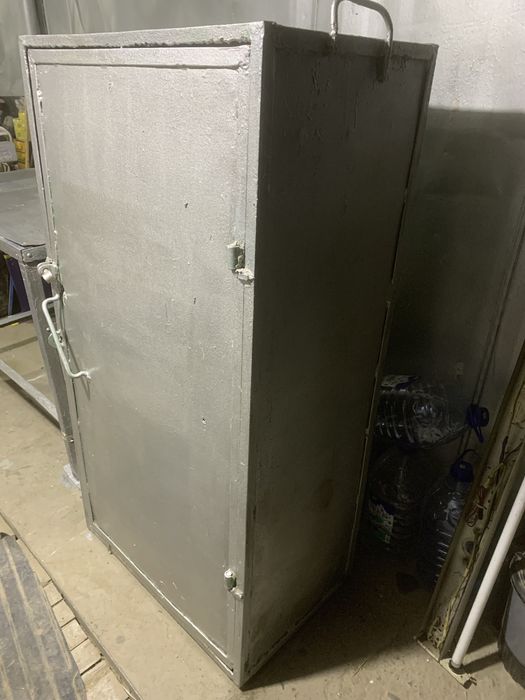 Шкаф металлический