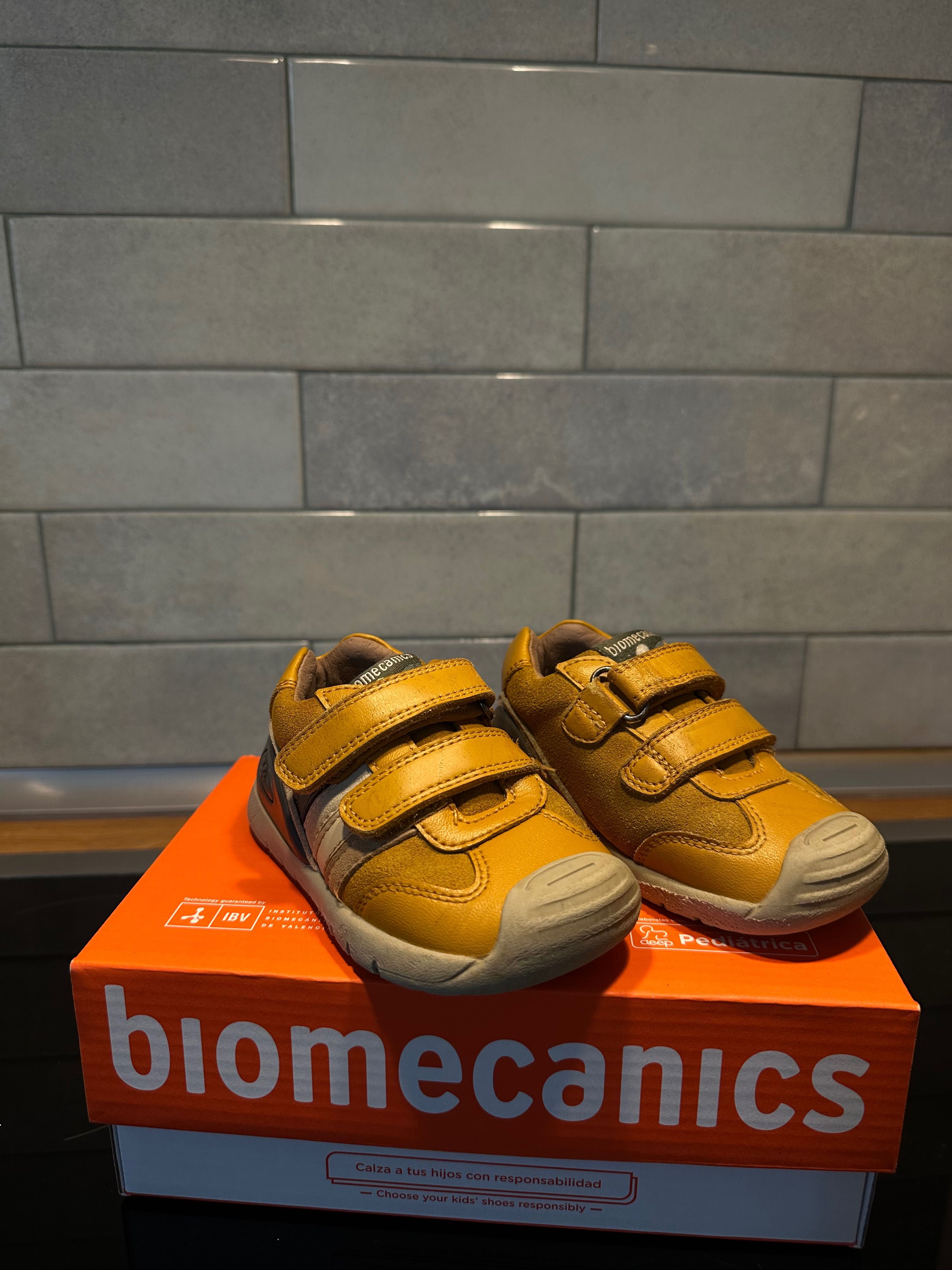 Детски обувки Biomecanics 22 номер