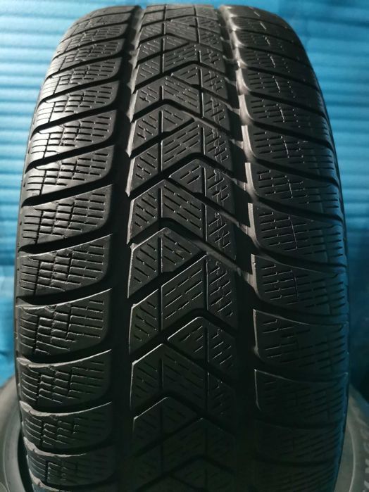235 55 19 pirelli runflat m+s 4 buc