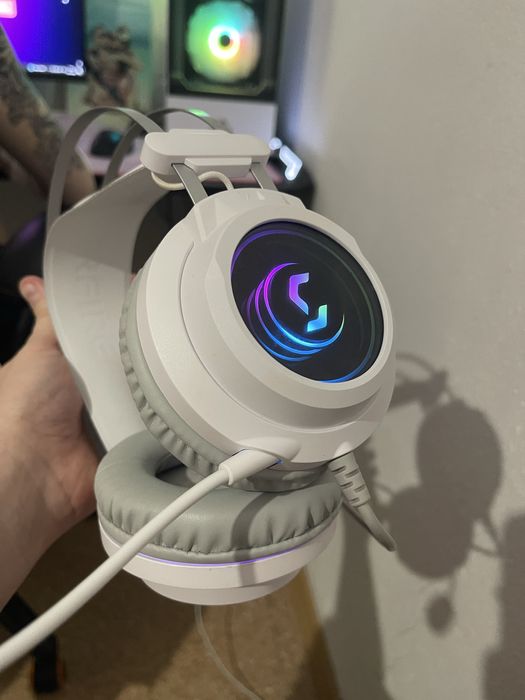 Продам игровые наушники