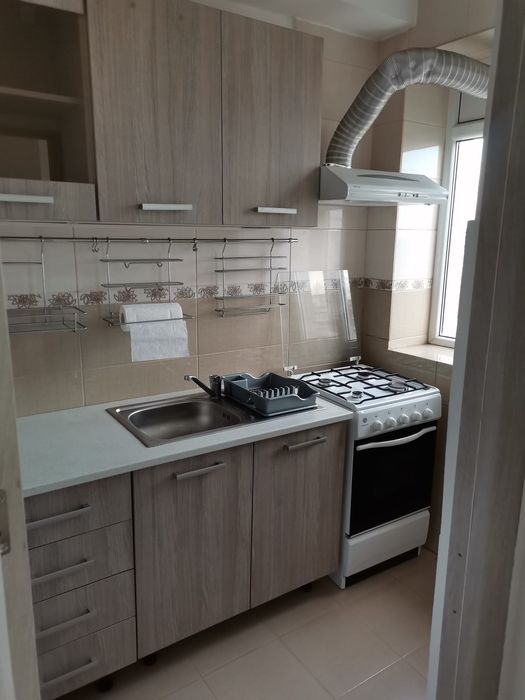 Inchiriez spatiu cazare 3 camere triple  si depozit 250 mp