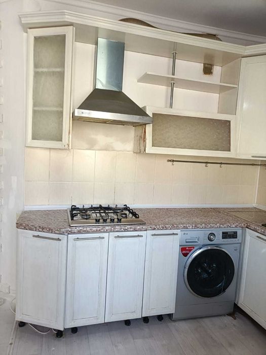 Кухонная гарнитура (без техники)