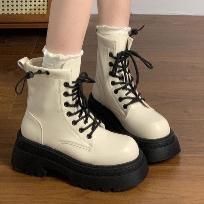 Ботинки женские белые
