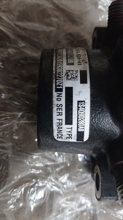 Горивен разпределител и датчик високо налягане  за форд фокус .