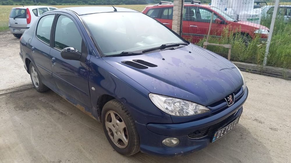 Dezmembrari Peugeot 206 sedan 1.4 i benzina 55KW cod KFW