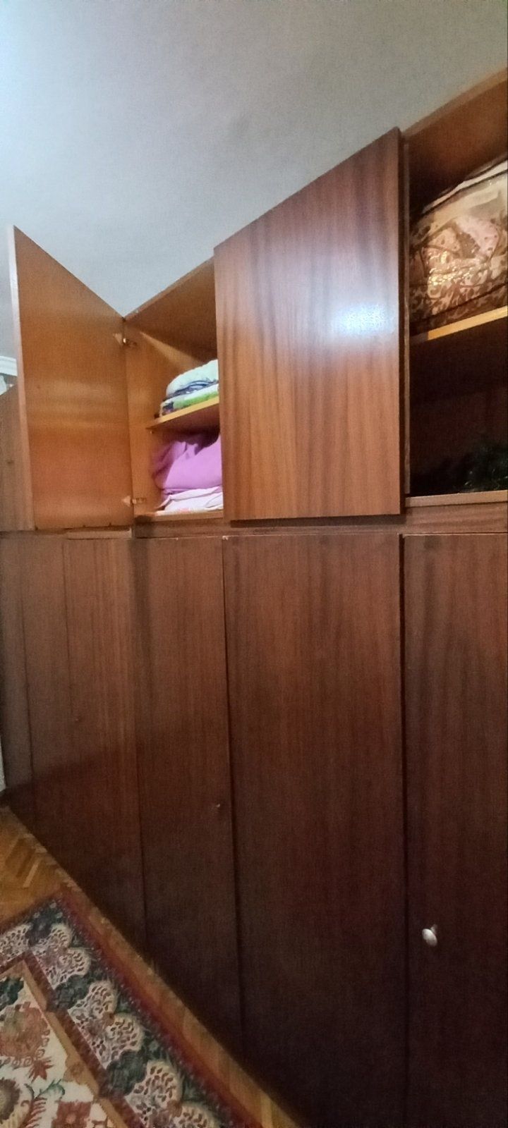 Голям шесткрилен гардероб