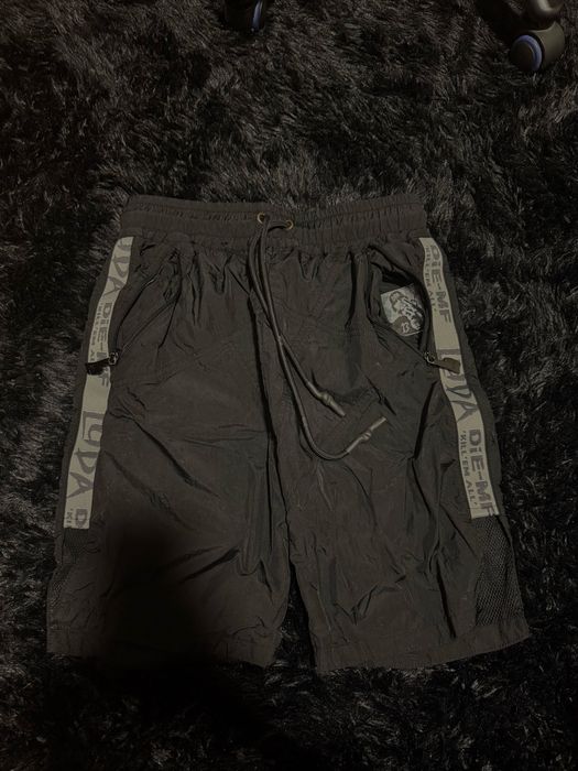 Луда дрехи Предпочитам Бартери но се и Продават