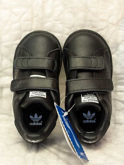 Детски маратонки от естествена кожа Adidas номер 22