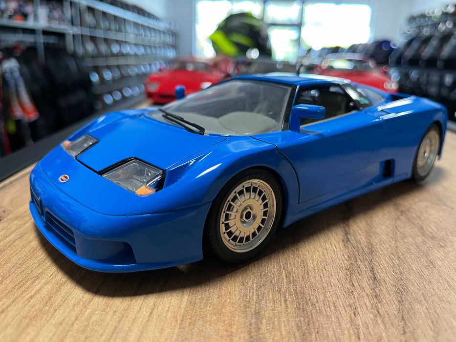 BBUARGO  колекционерски модел  макет BUGGATI EB 110 1:18 мащаб