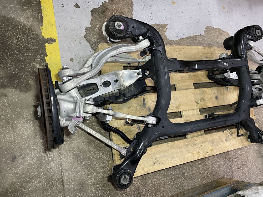 Punte spate Audi Q7, Q8 4M - varianta cu caseta de directie