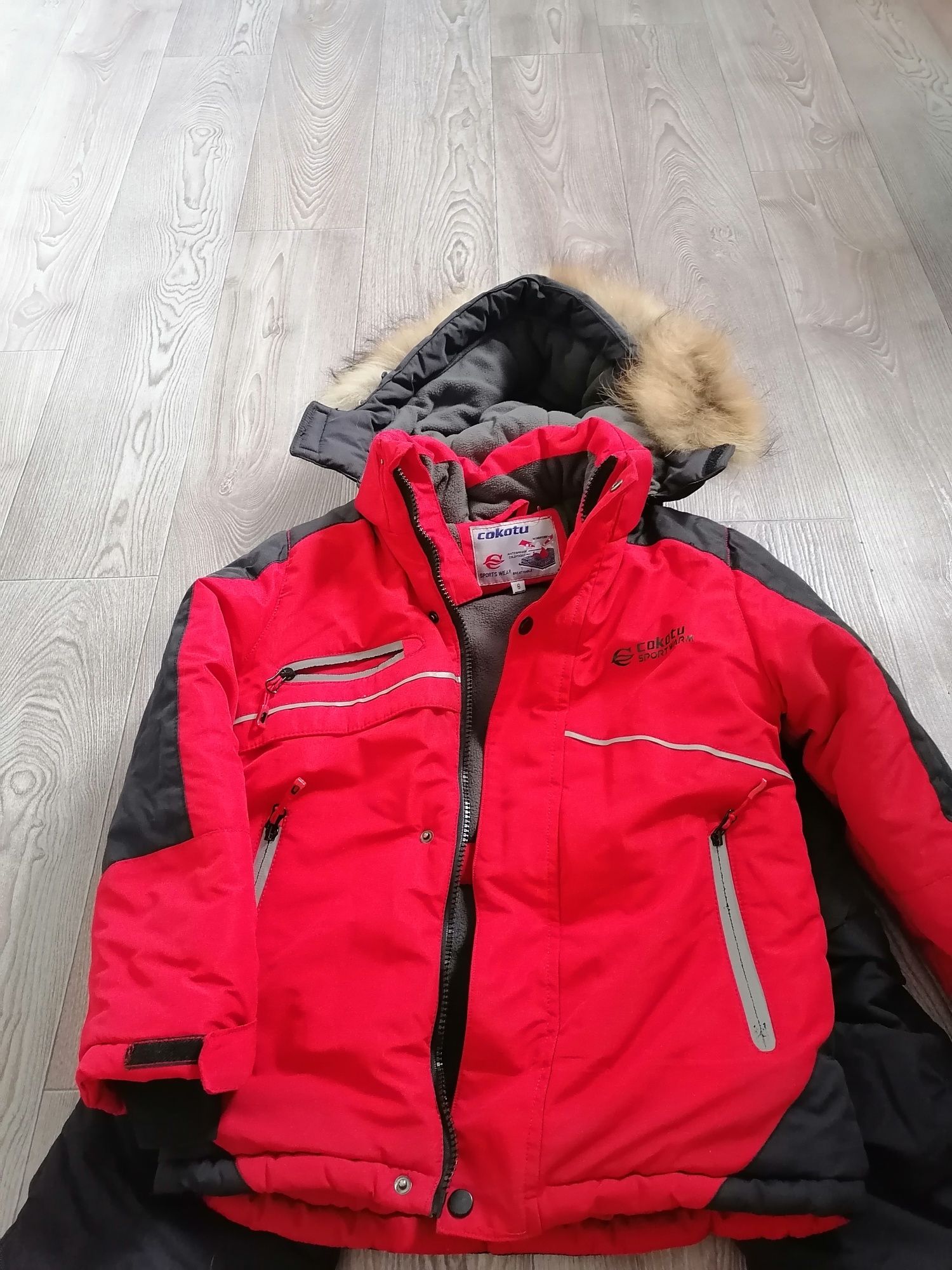 Продам зимний комбинезон и куртку на рост 116