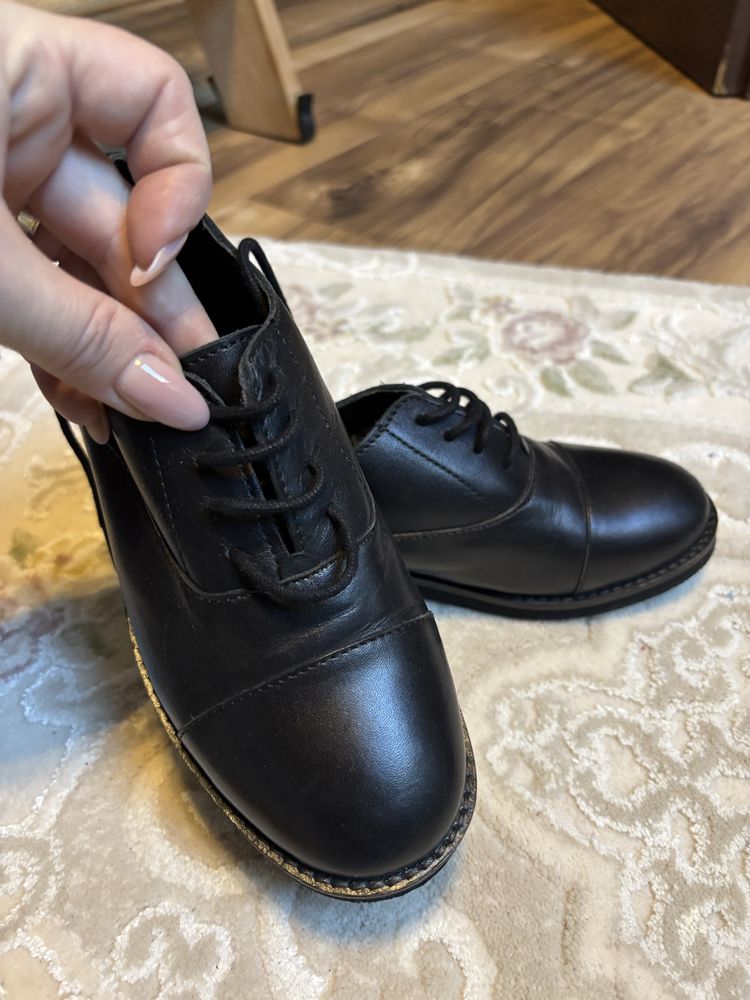 Pantofi si bluza baieti!