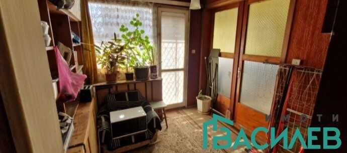 Продава МНОГОСТАЕН град София, Красна поляна 1