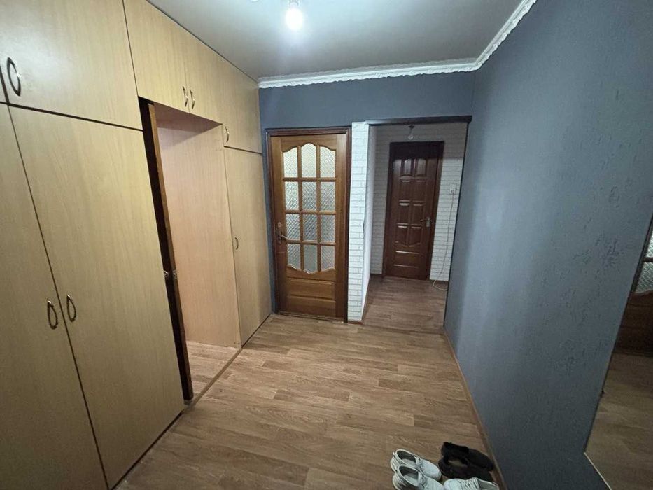 Продам 3-комнатную квартиру в районе КЖБИ