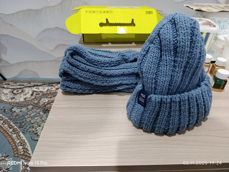 Отдам шапку и хомут бесплатно