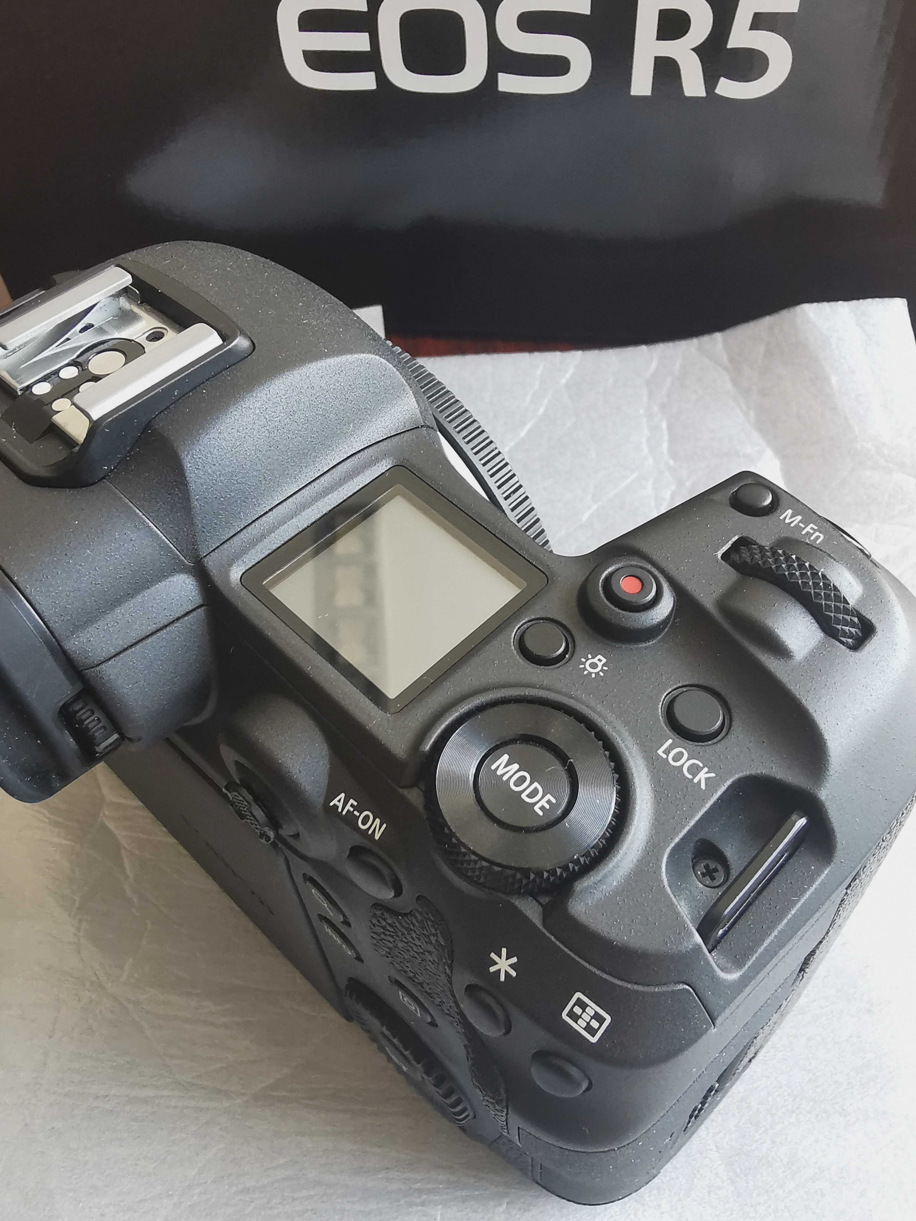 Canon EOS R5 body + extra acumulator original (ca noi, garantie in Ro)