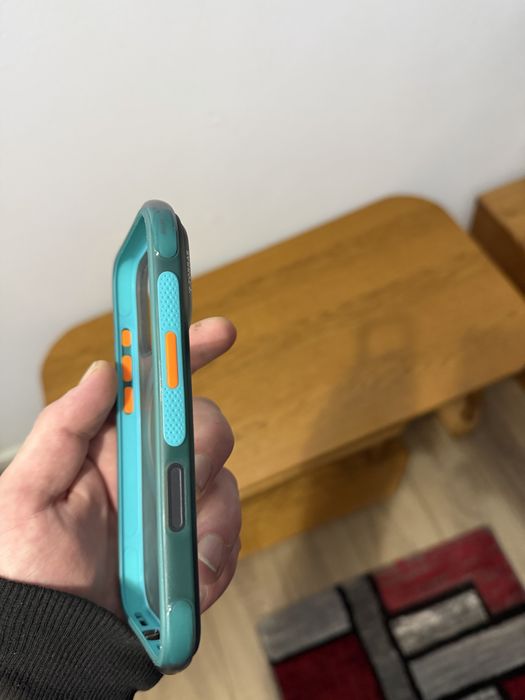 Vand husa Torras pentru Iphone 17 pro