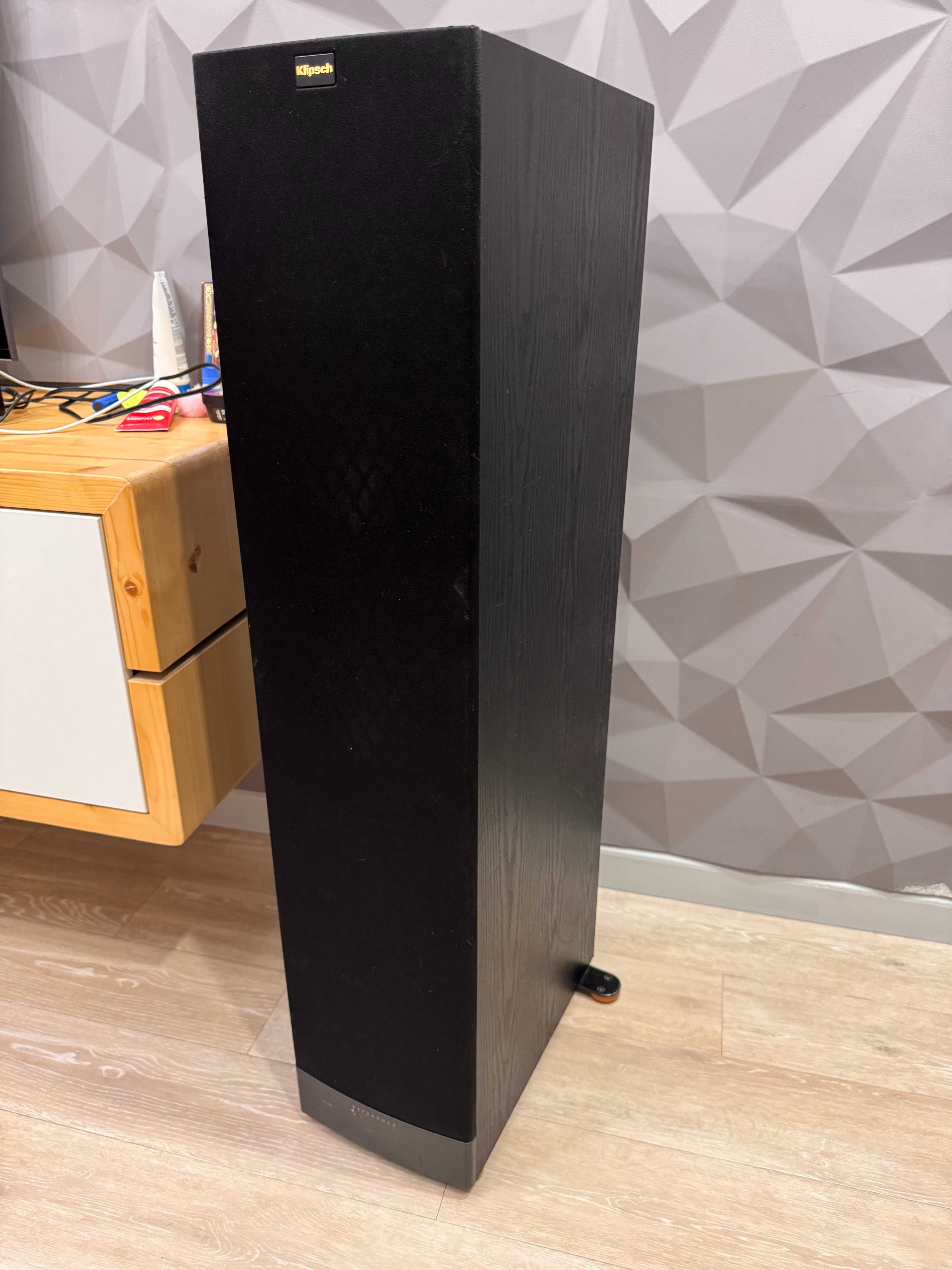 Комплект акустики 5.1. Klipsch RF-82 Reference II