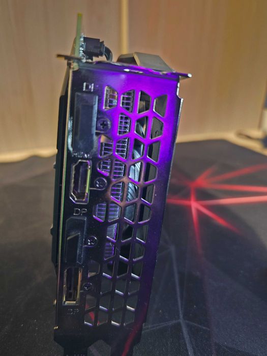 Продавам  video carta GTX1660 6GB