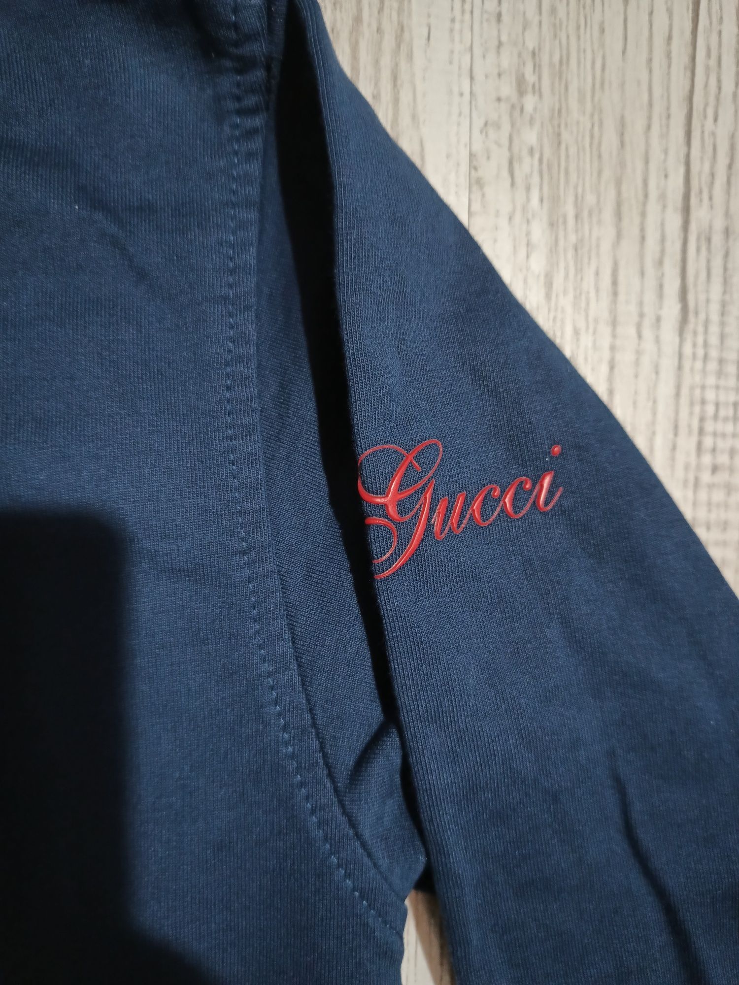 Vând bluză GUCCi