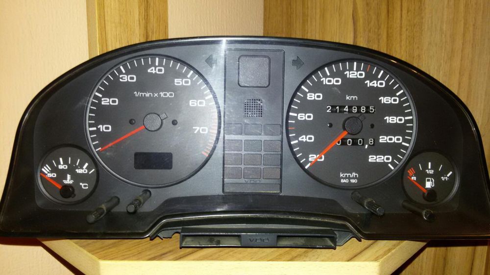 ПЕРФЕКТНО  Километражно табло за Ауди 80 В3 * Б4* 90*