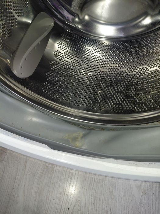 Работеща Пералня AEG