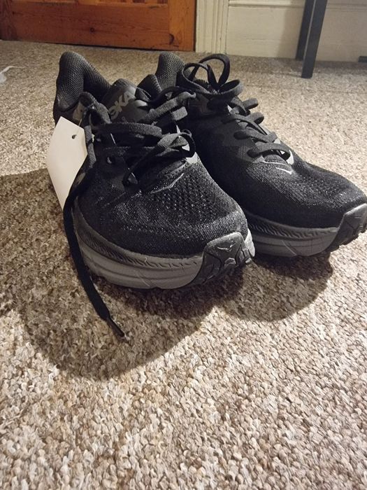 Hoka noi cu eticheta marimea 40