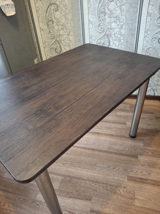 Стол  обеденный в кухню