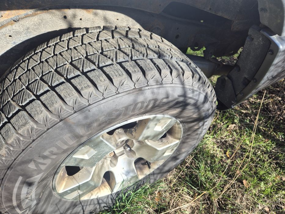 Джанти 17 инча 6х139.7 с гуми 275х65х17