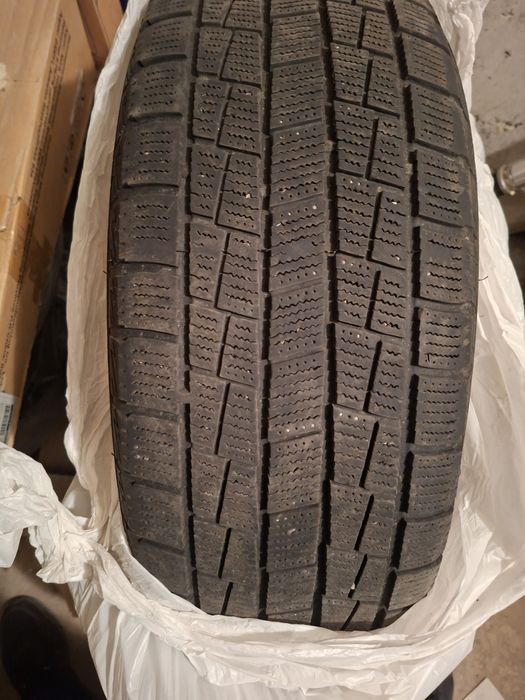 Шины зимние в хорошем состоянии