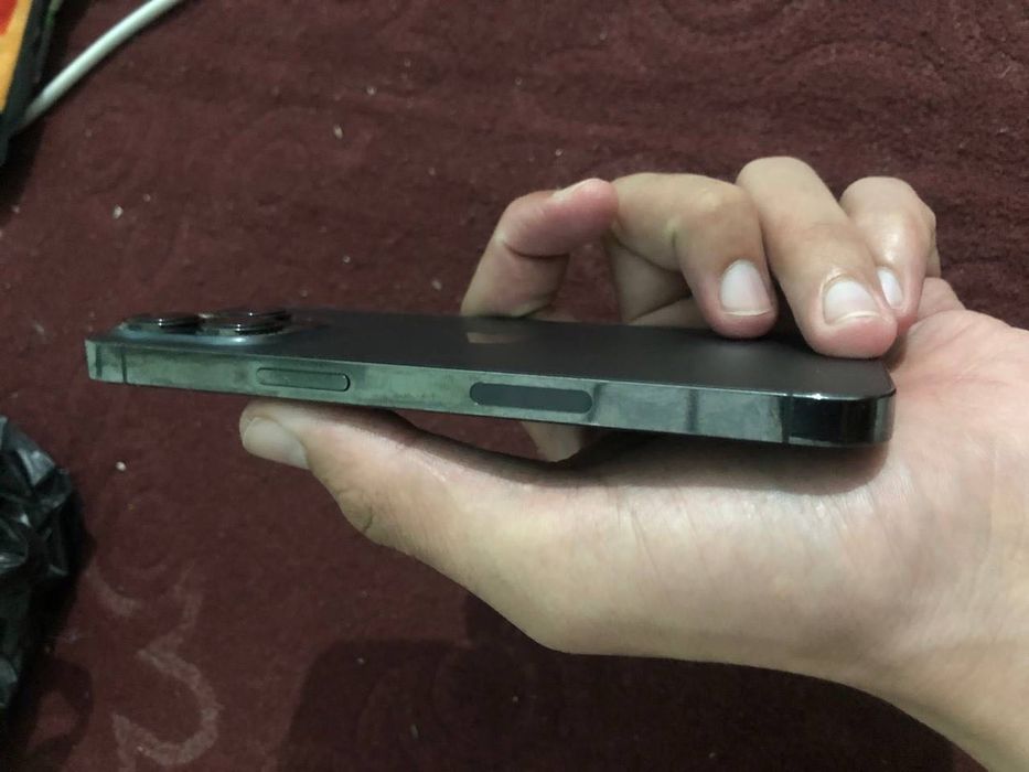 Iphone 13 pro tiniq karobka dakiment bor aybi yòq