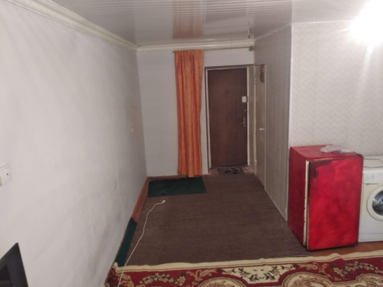 На Чиланзаре 3кв-л сдается  1ком. В быв.общ. ор-р Торговый центр Чилан