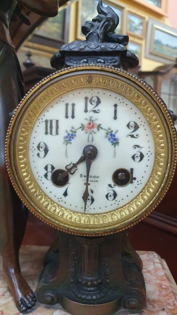 Красив антикварен френски каминен часовник