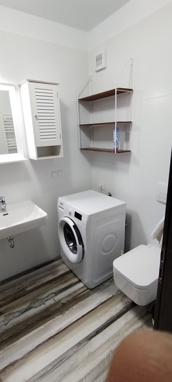 Închiriez apartament 2 camere Coresi Kasper