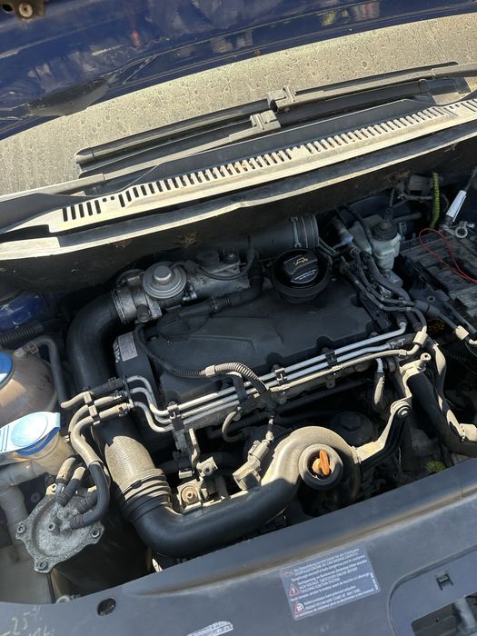 Piese Volkswagen Vw touran 1.9 TDI AVQ 2006 motor functional carlig