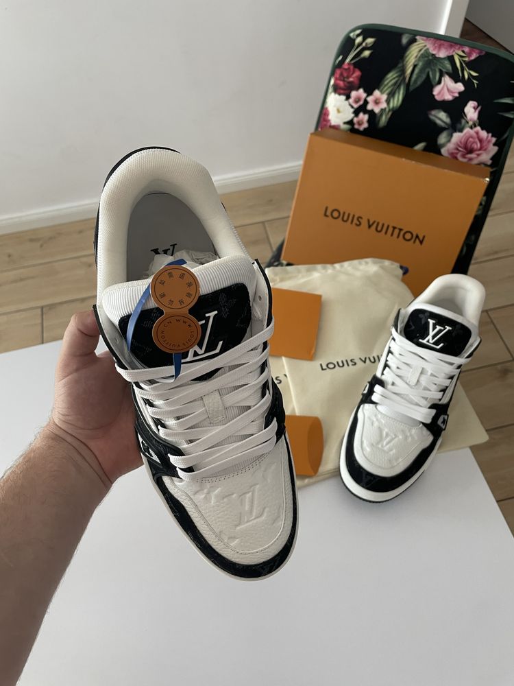 Adidasi LV Trainer Negru