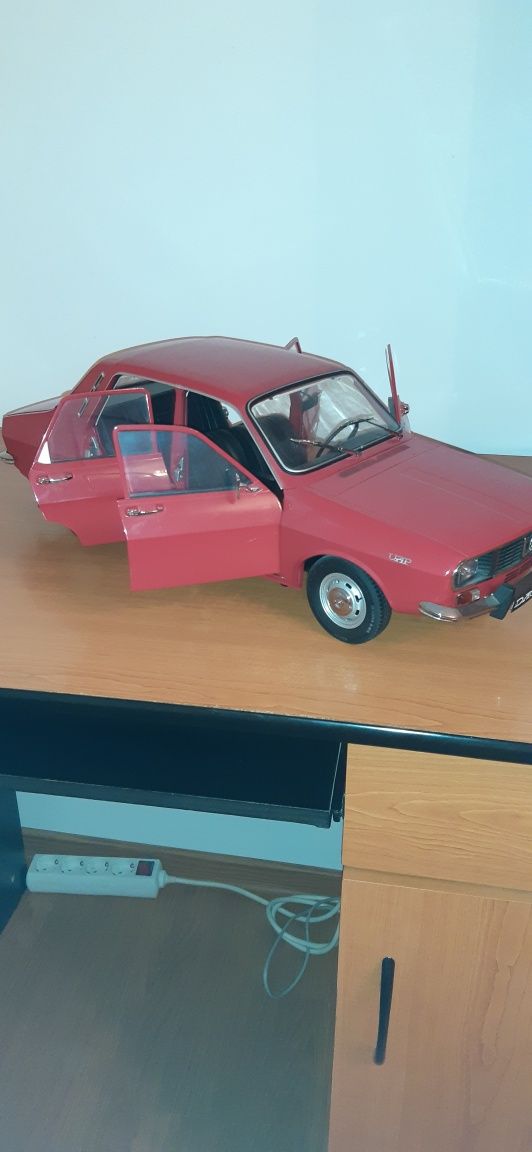 Machetă Dacia 1300 scara 1:8