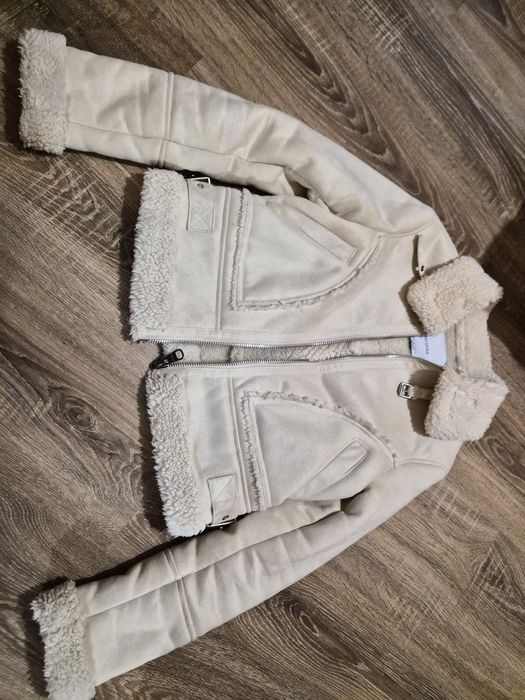 Яке Bershka, размер XS.